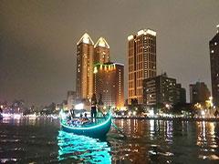 -高雄愛河貢多拉船